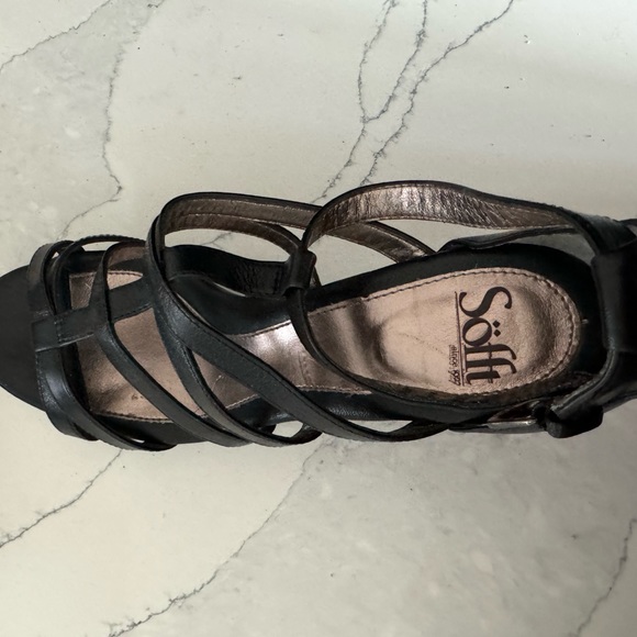 Soft never worn heels size 10 - Picture 8 of 8